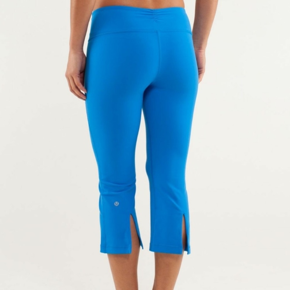 Lululemon Gather and Crow Crops